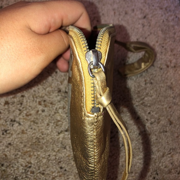 JUICY⚡️ COUTURE⚡️ WRISTLET⚡️ - Picture 3 of 5